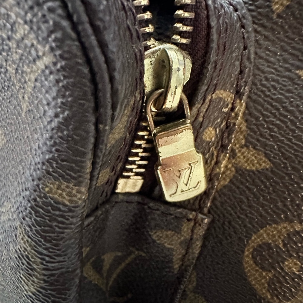 Louis Vuitton - Picture 9 of 16